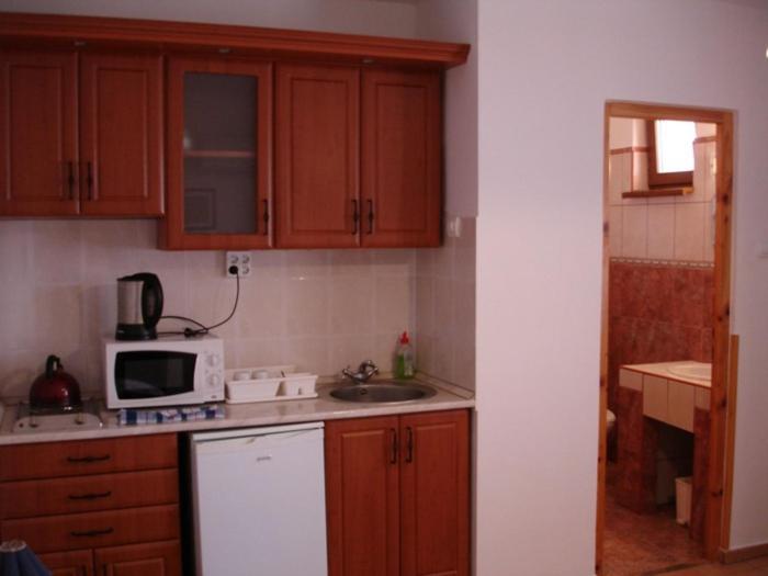 Mediterran Apartman Es Vendeghaz Hajdúszoboszló 外观 照片