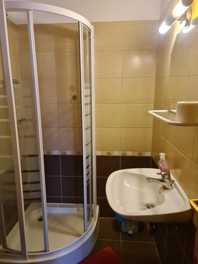 Mediterran Apartman Es Vendeghaz Hajdúszoboszló 外观 照片