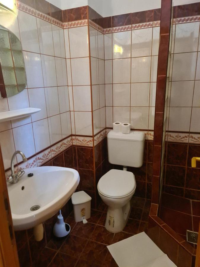 Mediterran Apartman Es Vendeghaz Hajdúszoboszló 外观 照片